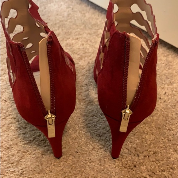 Kelly & Katie Burgundy Heels - Picture 2 of 4